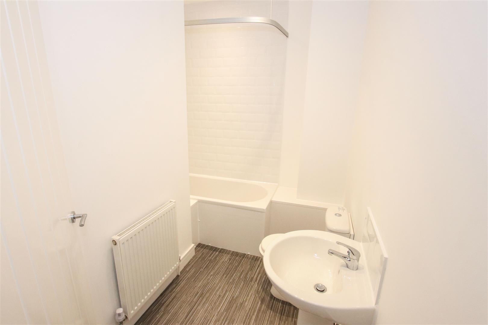 FIRST FLOOR BATHROOM